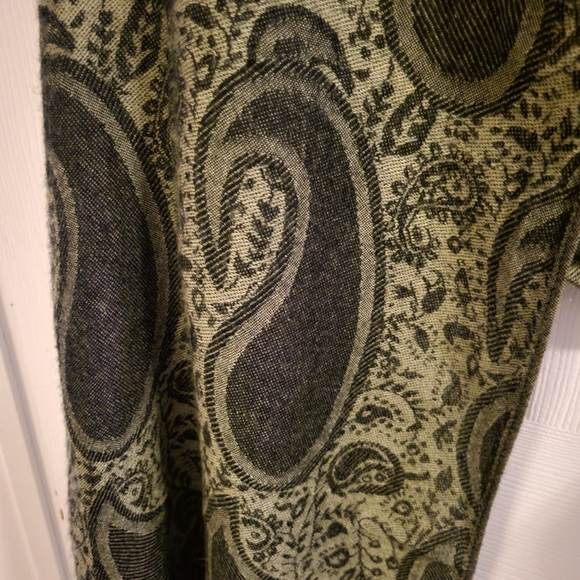 Vintage Paisely Shawl - Picture 3 of 4